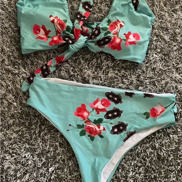 Floral bikini set - Picture 4 of 4